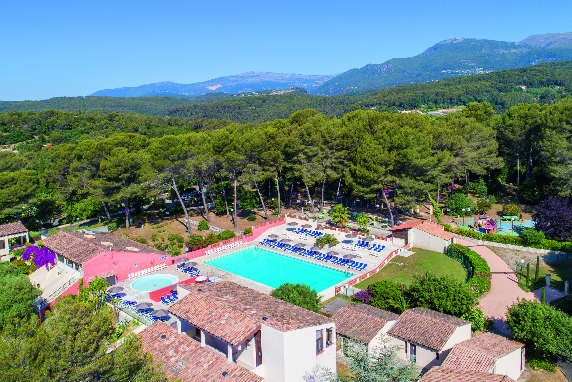 LA COLLE SUR LOUP -12410 12412__INE17_002-aout22